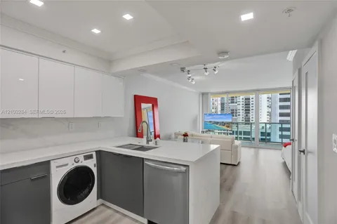 2501 S Ocean Dr #704 (available Jan 11)