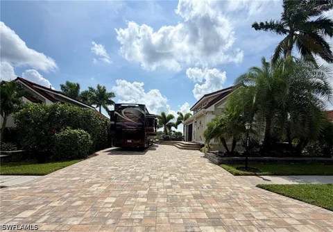 Southern Breeze Drive