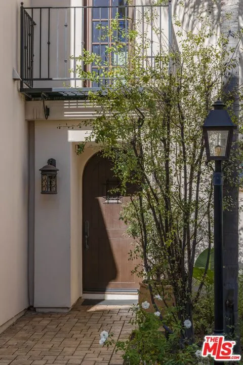 11937 W Sunset Boulevard #4