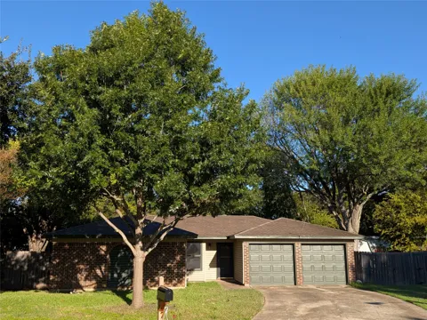 1104 Thistle Court