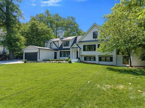 1350 Battleview Drive NW