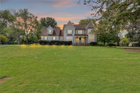 1321 Lakeshore Drive