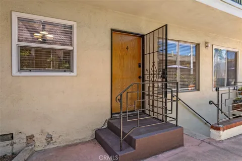 1015 E. Ocean Blvd. #4
