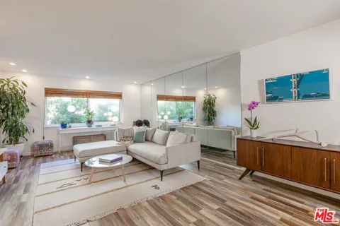 2260 Cahuenga Boulevard #306