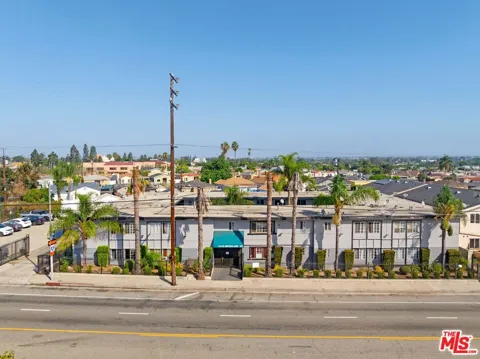 819 W Imperial Highway