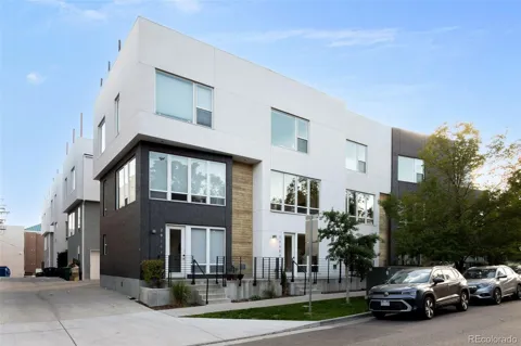 2948 W 33rd Avenue