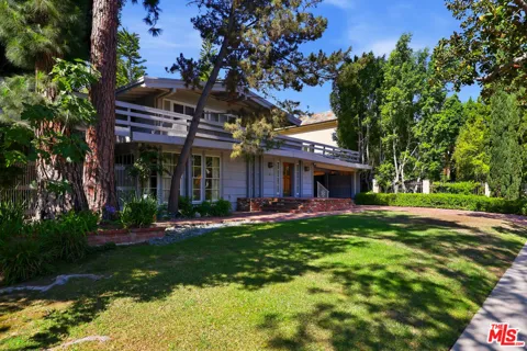521 Crescent Drive