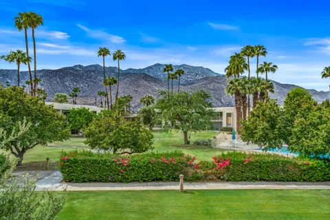 431 Desert Lakes Circle