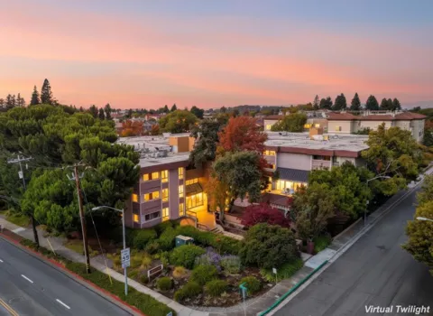 58 El Camino Real #204