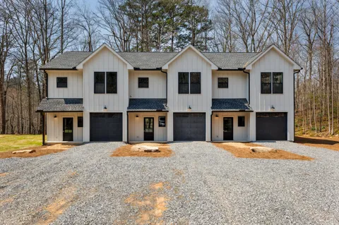 200 Back Pine Way