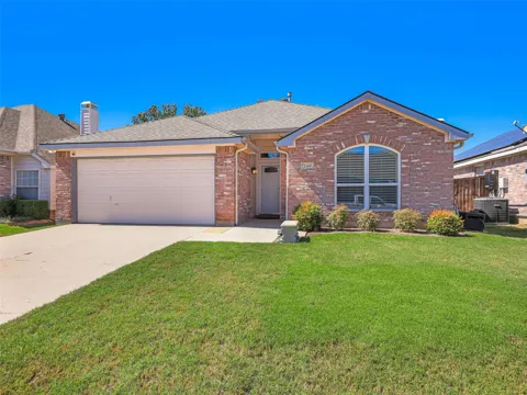 2109 Lilac Circle
