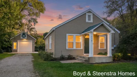 110 Peony Street SW
