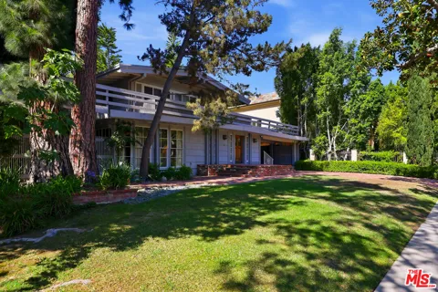 521 Crescent Drive