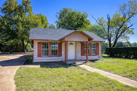 1806 Link St