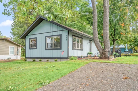 738 W Mohawk Trail