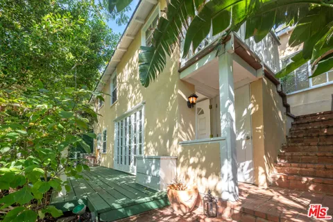 10001 Westwanda Drive