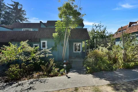 6034 Soquel Drive