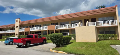 8851 Sunrise Lakes Blvd #213