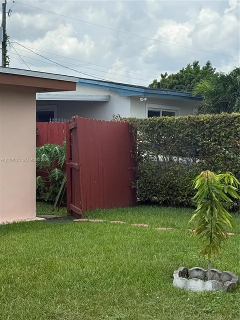 88 SW 18th Ter #B