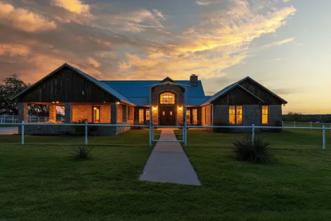 404 Private Road 1562