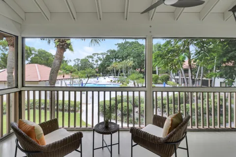 606 Brackenwood Cove