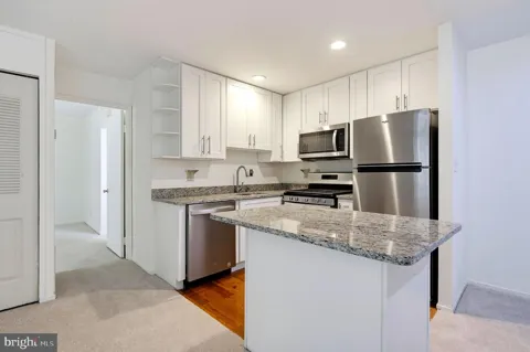 170 TALBOTT STREET #202