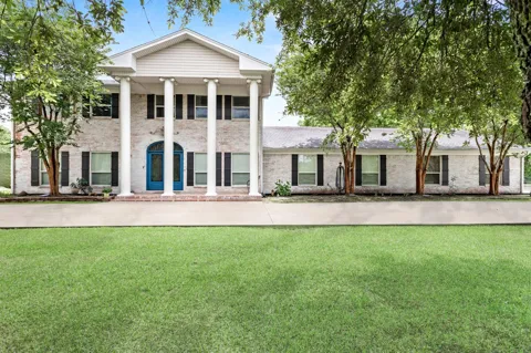 2502 Reins Road