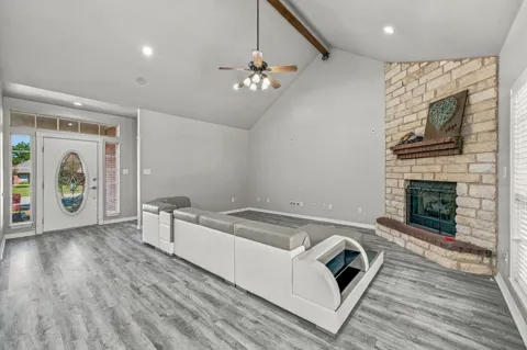 1466 Oakwood Drive