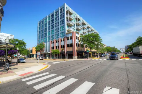 100 W 5TH ST #610