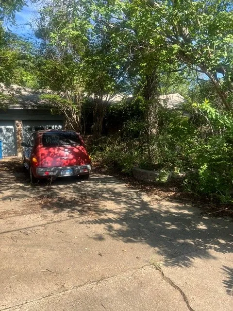 319 Rock Glen Street