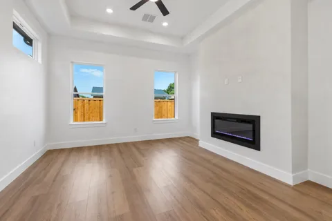921 Woodcrest Drive