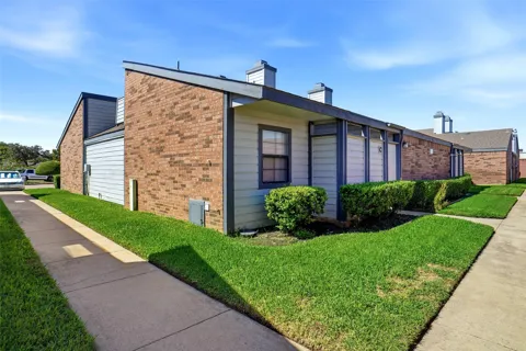 636 Bellaire Drive #C