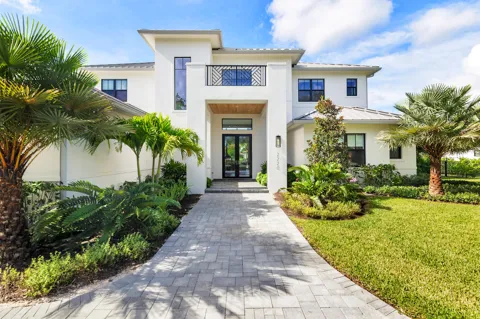 2220 GREENBRIAR BOULEVARD