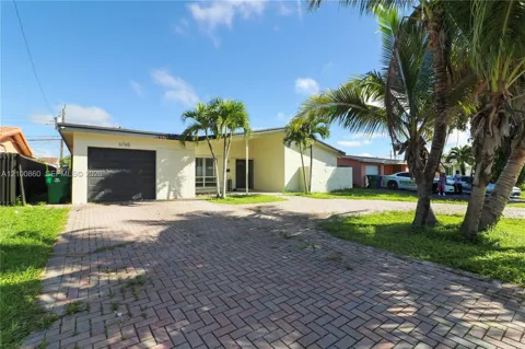 6765 Ixora Dr