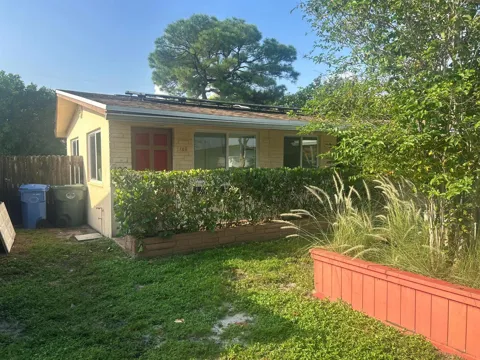 160 NW 43RD COURT #E