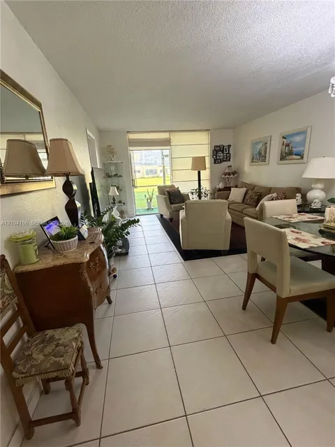 8880 Sunrise Lakes Blvd #101