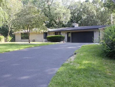 2631 Hillview Lane