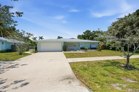 916 EVERGREEN DRIVE