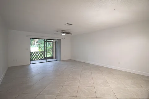 1303 Lakeview Drive E