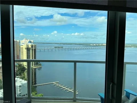 3000 Oasis Grand Boulevard S #2903