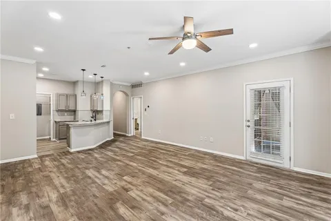 5641 Roswell Road #111