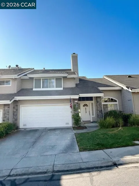 202 Promenade Ln