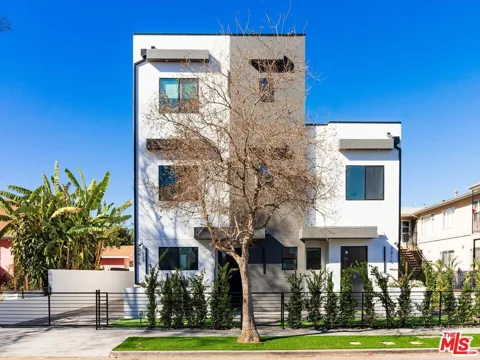 2815 S Redondo Boulevard