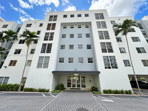 210 SW 11th St #208