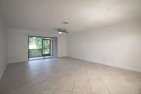 1303 Lakeview Drive E