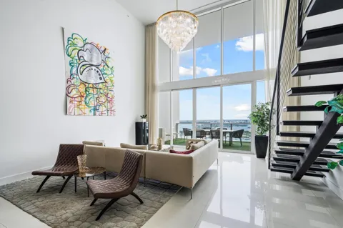1040 Biscayne Boulevard #4202