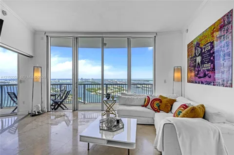 1750 Bayshore Dr #5602