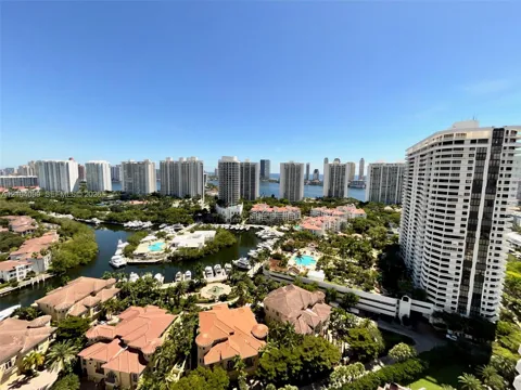 1000 W Island Blvd #2707