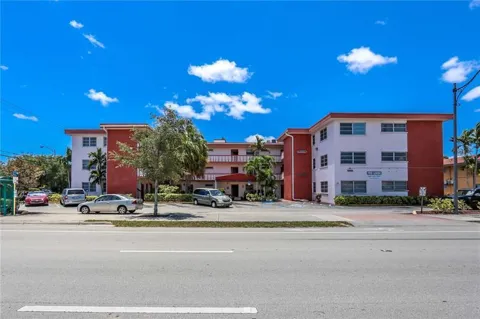 4800 Hollywood Boulevard #1F
