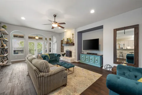 109 Lombardia Drive